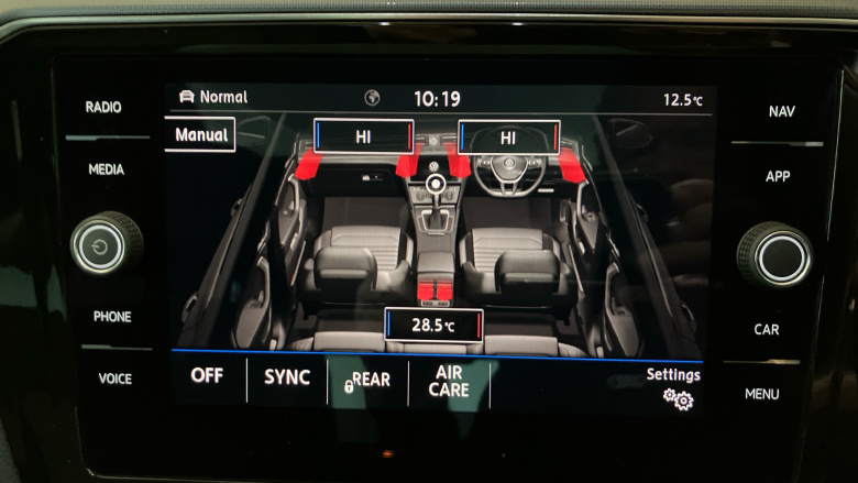 Volkswagen Passat 2.0 TDI R-Line 4dr [Panoramic Roof] Diesel Saloon